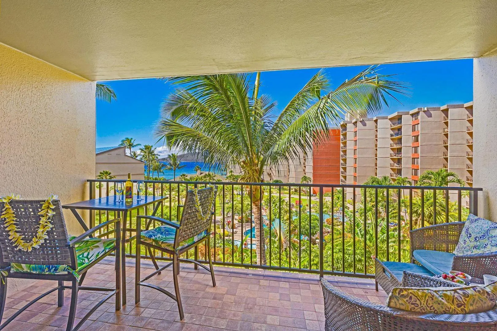 Kaanapali Shores 746 contacts